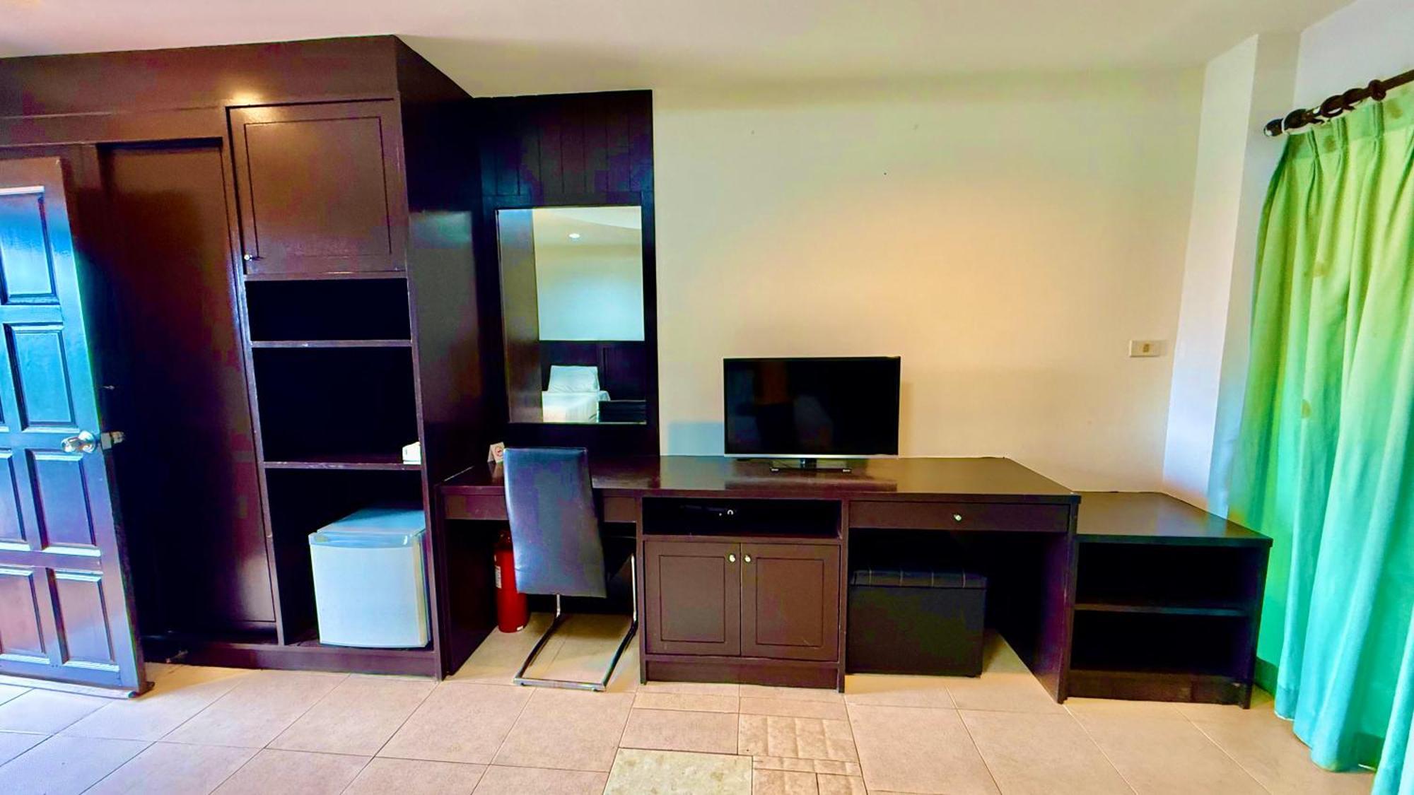 Hill Side Patong Hotel Екстер'єр фото