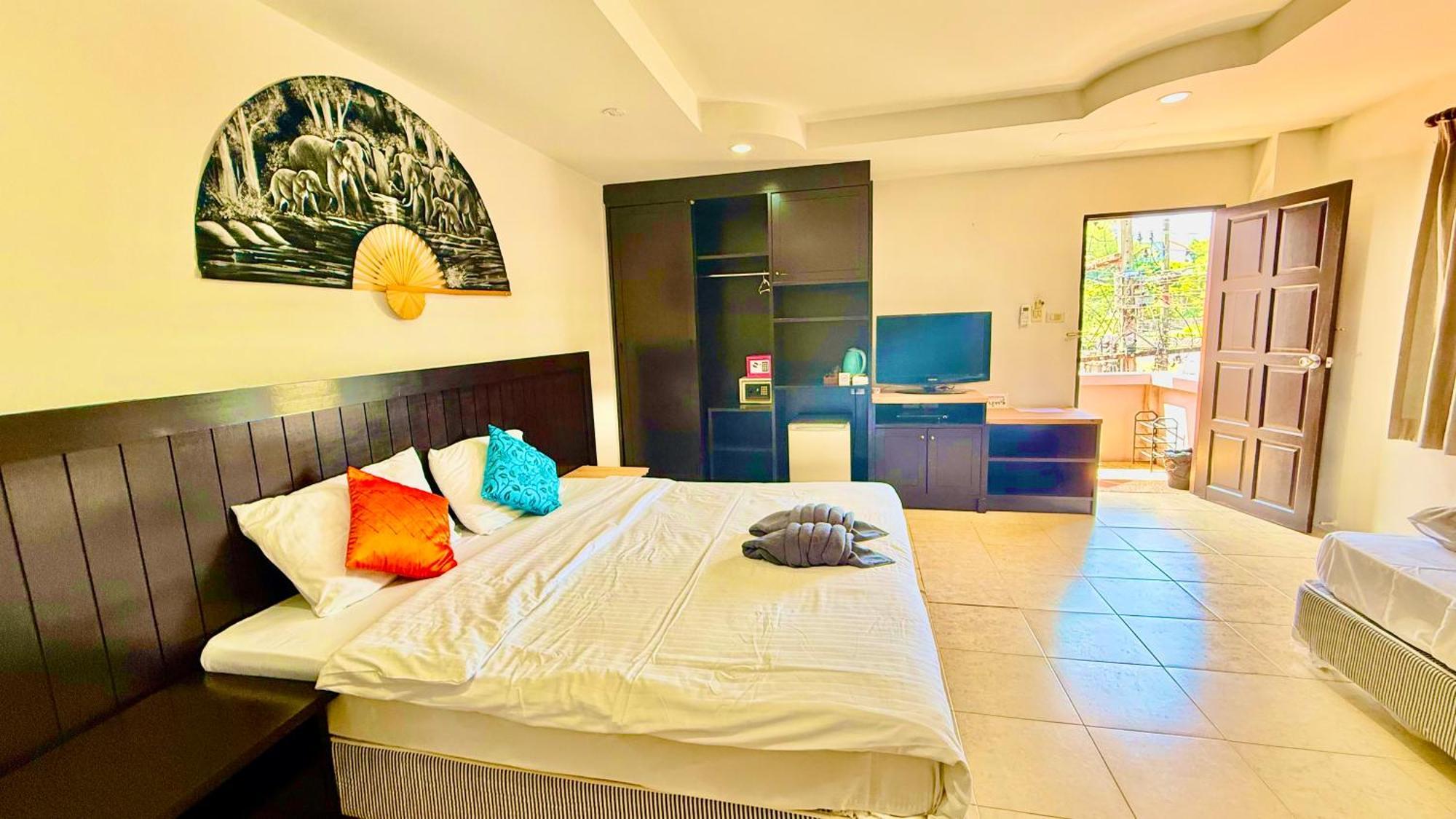 Hill Side Patong Hotel Екстер'єр фото