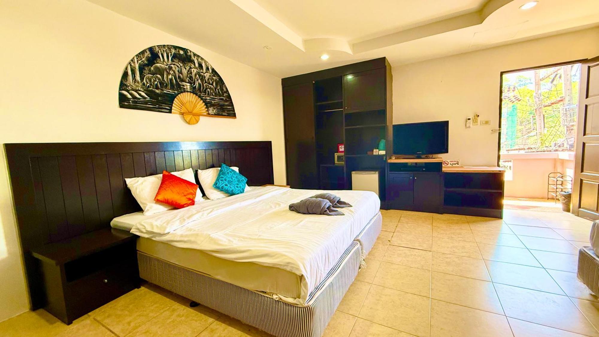 Hill Side Patong Hotel Екстер'єр фото