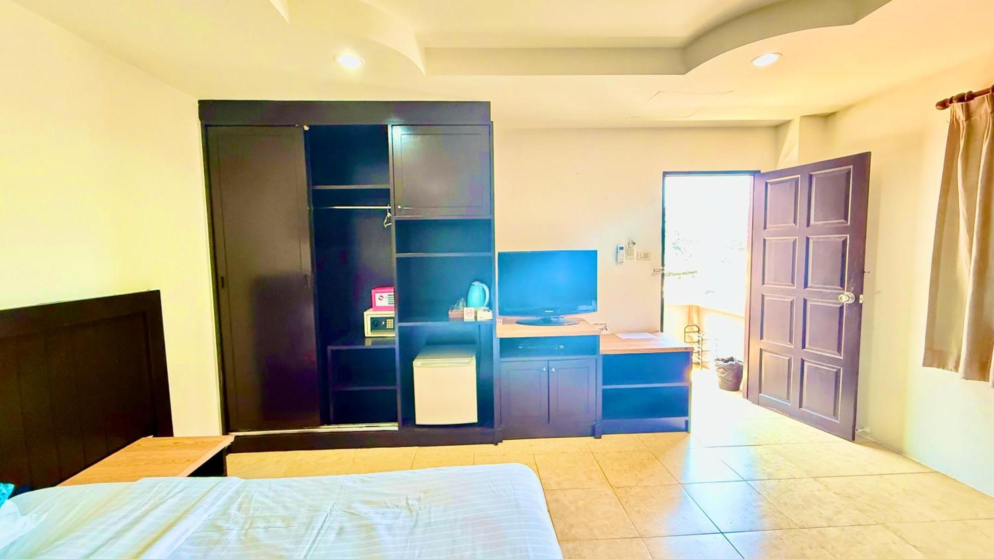 Hill Side Patong Hotel Екстер'єр фото
