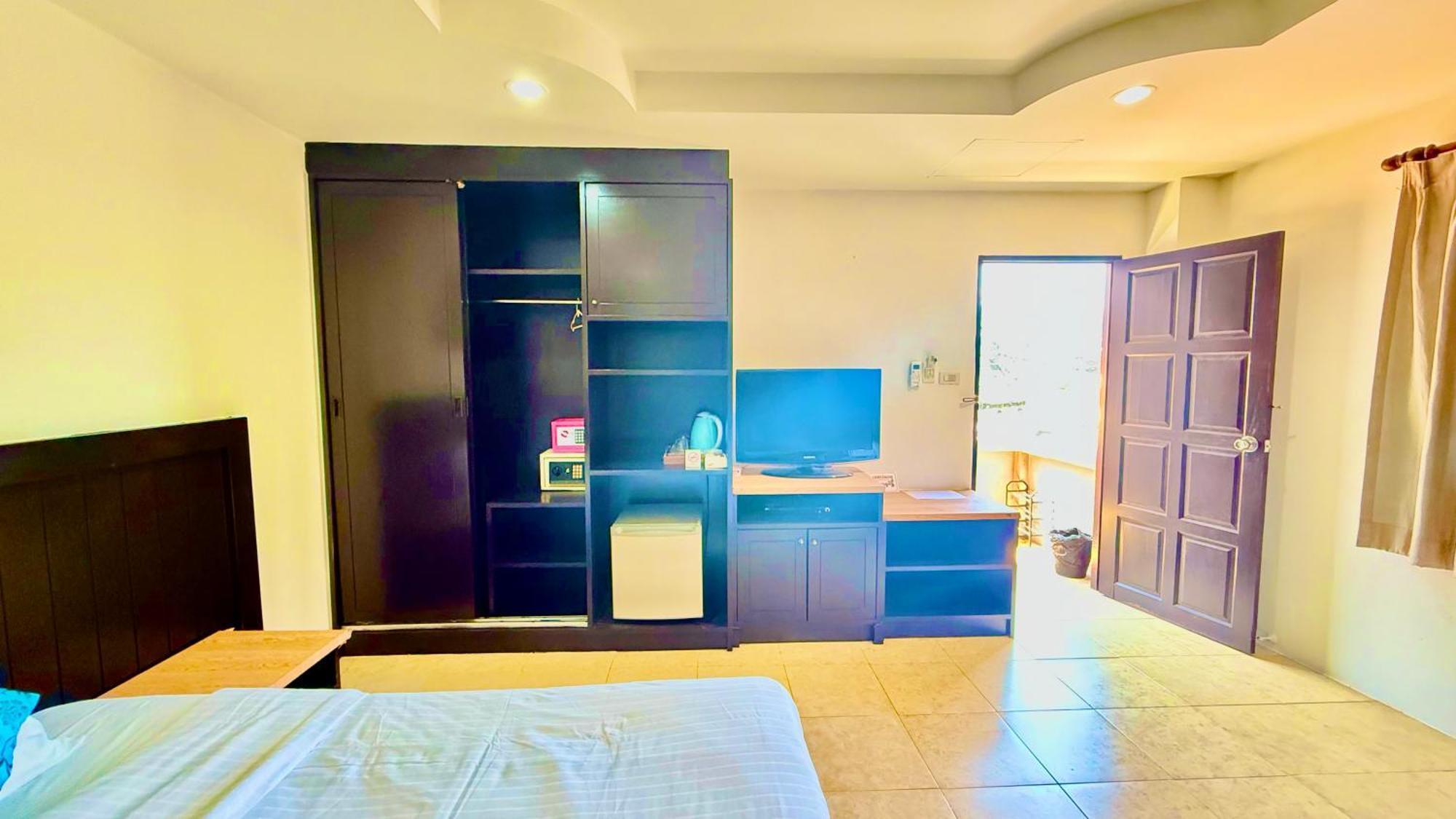 Hill Side Patong Hotel Екстер'єр фото