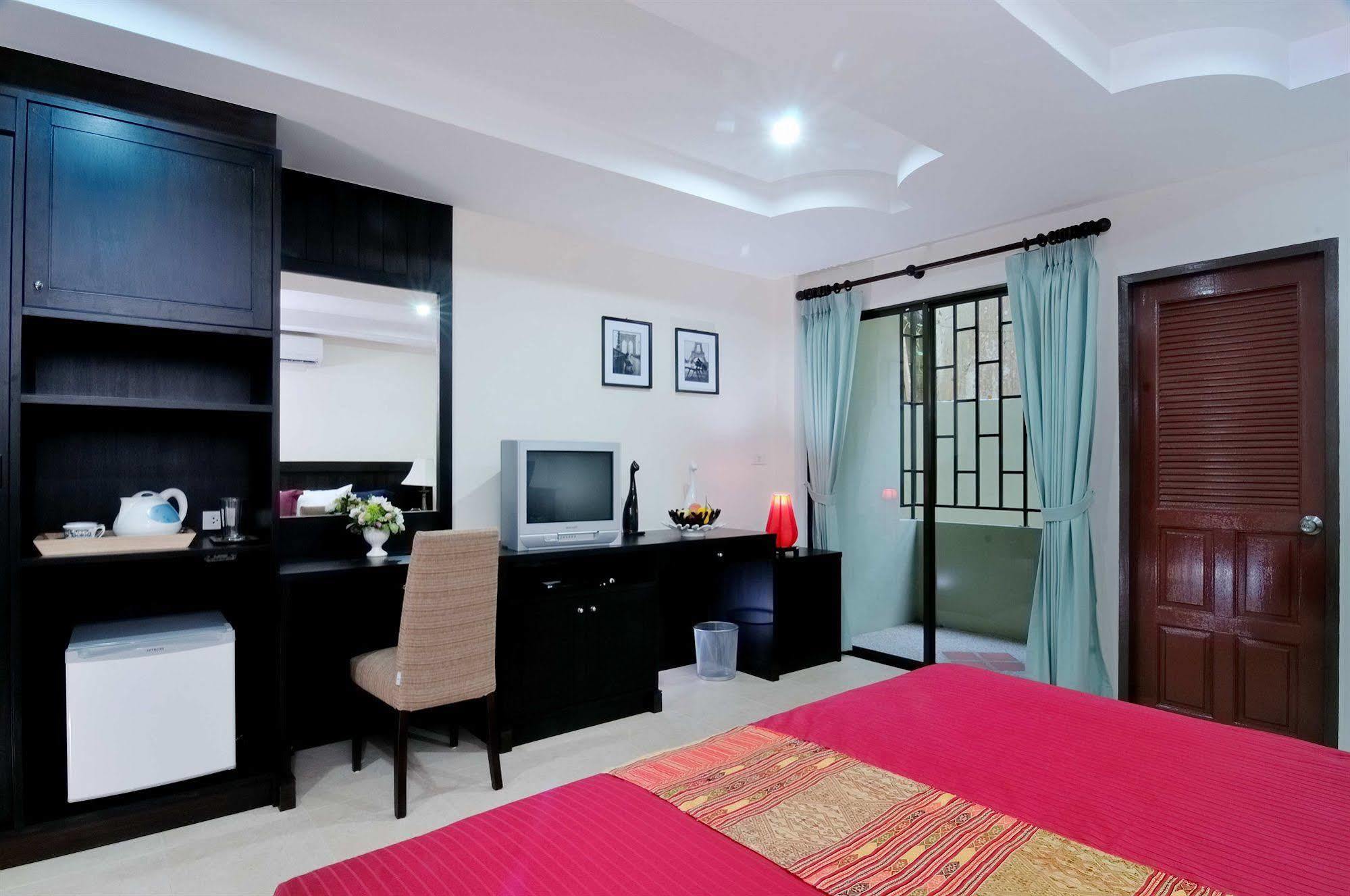 Hill Side Patong Hotel Екстер'єр фото